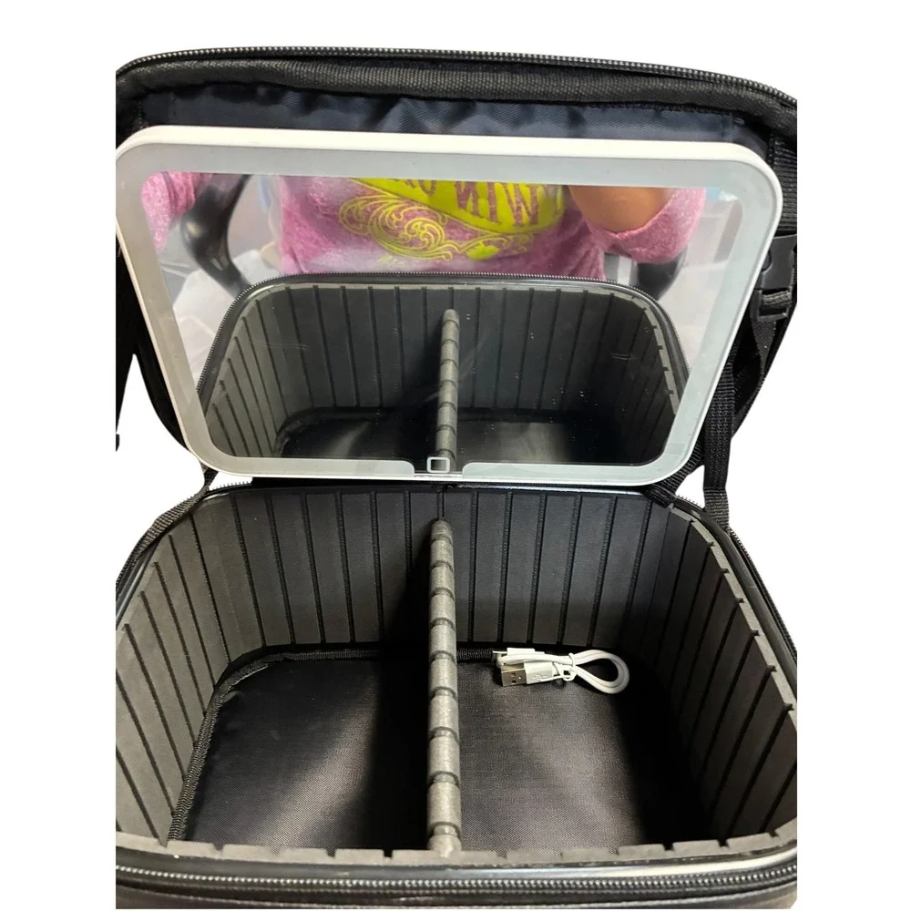 Lighted Makeup Case with Removable LED Mirror USB-C Charging NWOB‎
